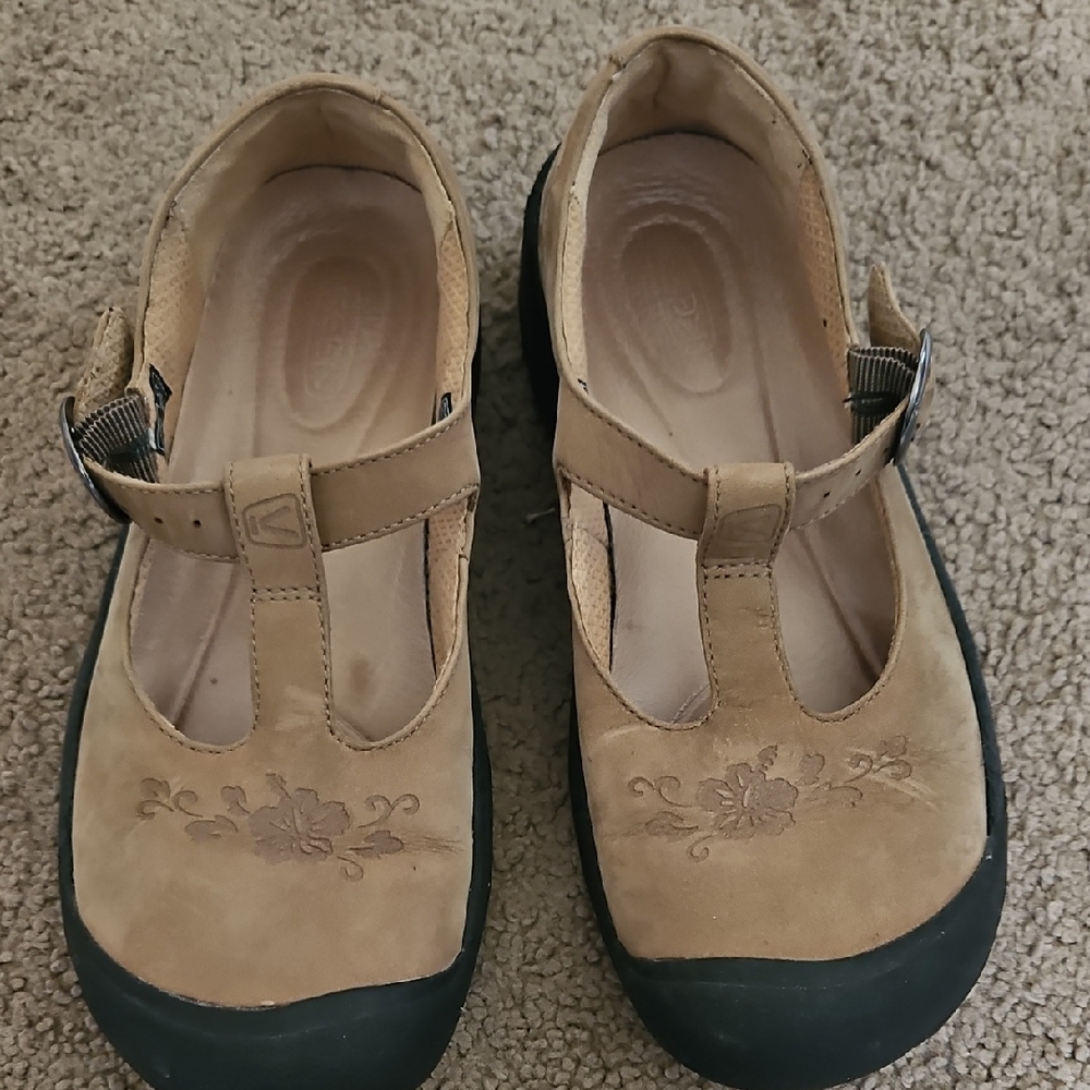 Women's Tan T-Strap Shoes